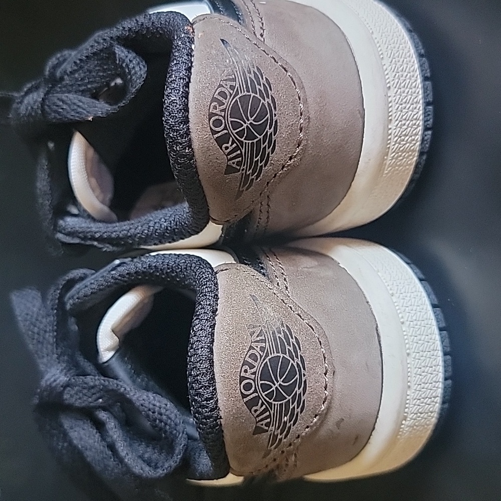 Nike Kids Black and White Sneakers - Picture 3 of 5